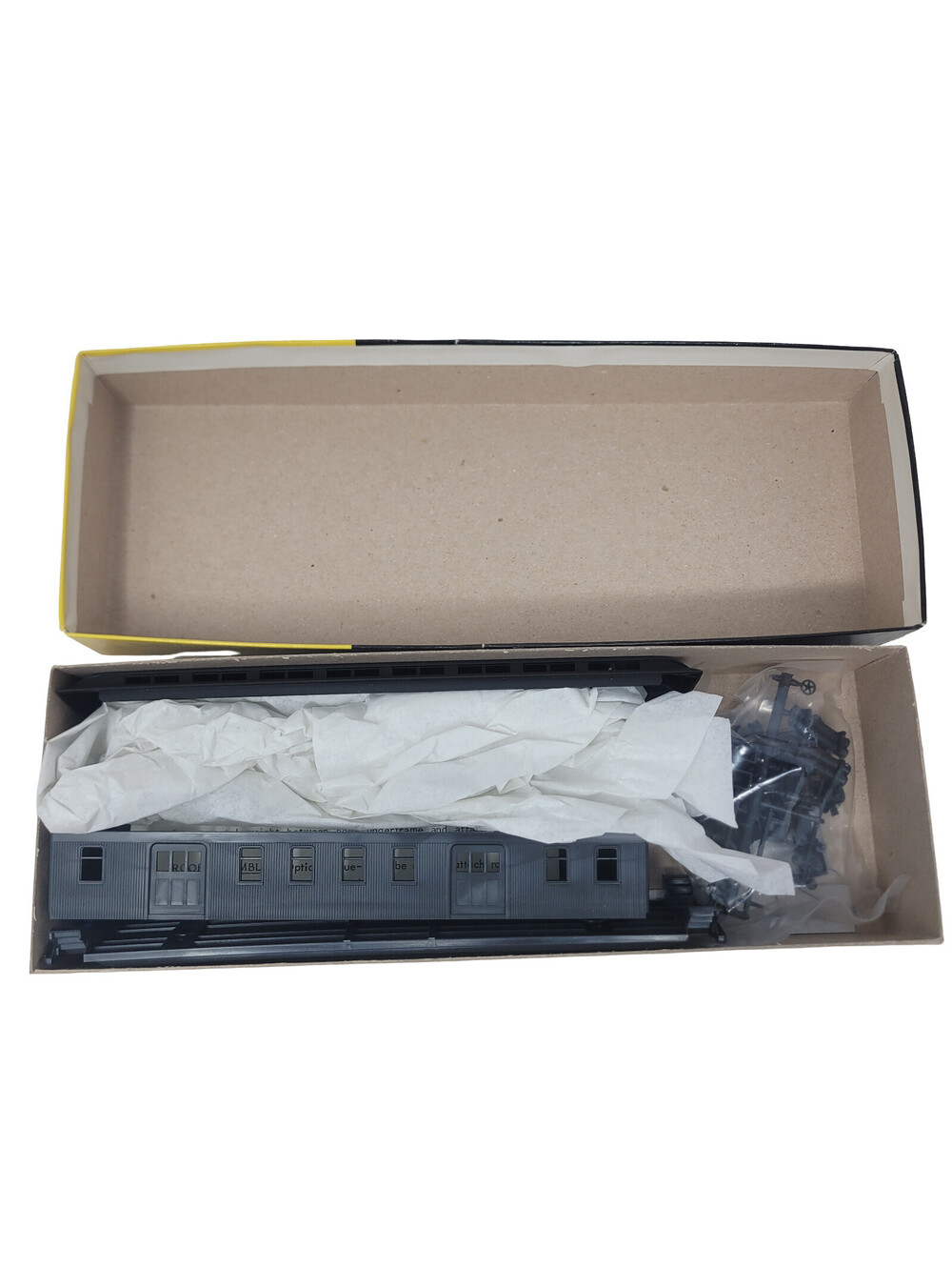 Roundhouse HO 50' Overland Unlettered Undecorated Passenger Mail Car Kit NEW